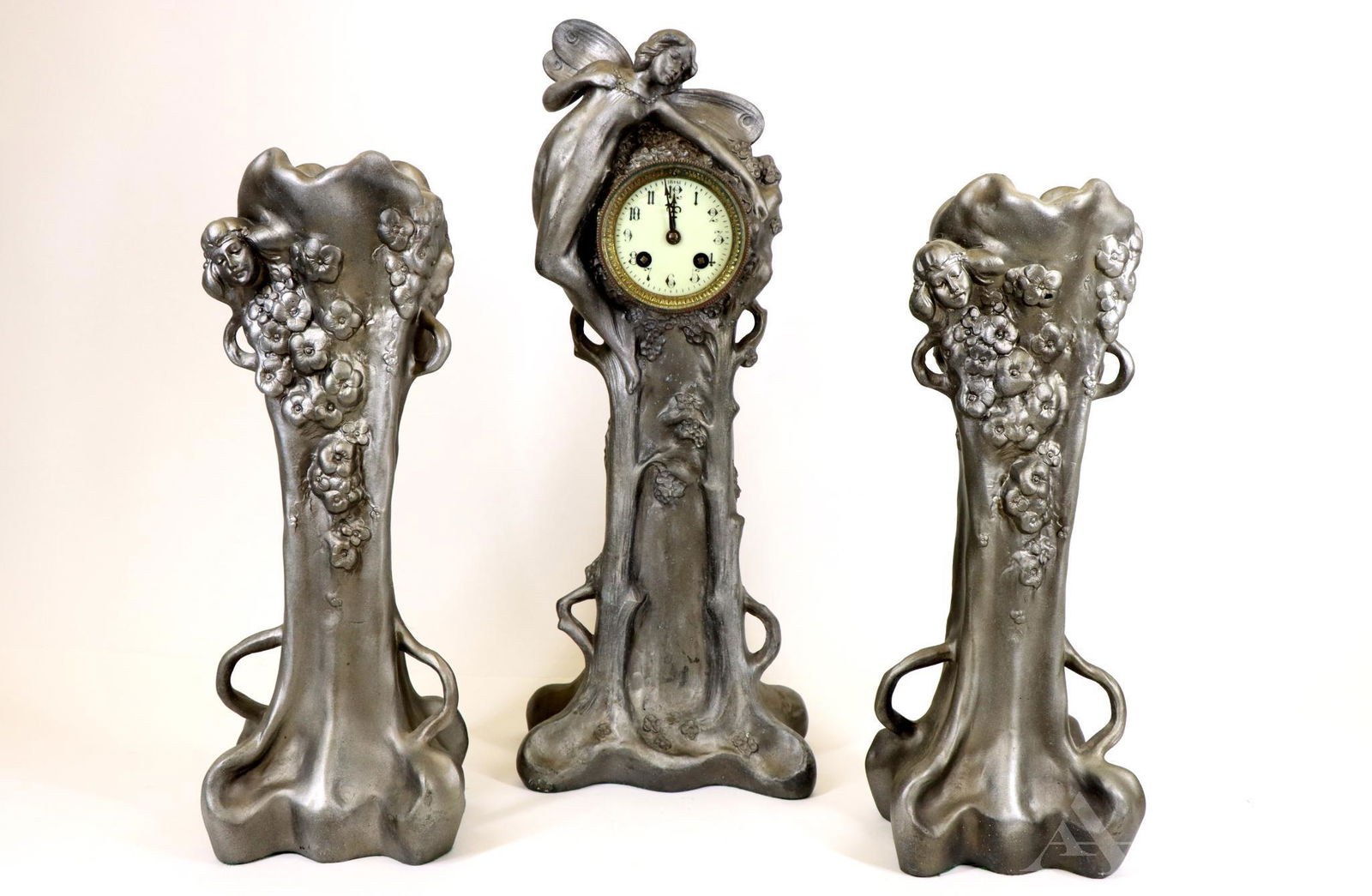 Art Nouveau Garniture Set (1 of 20)