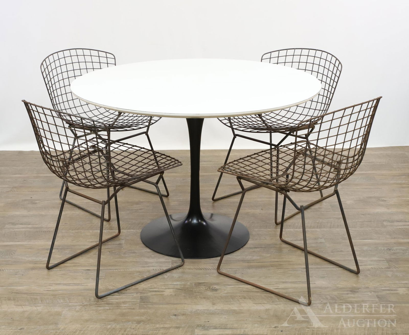 Knoll Mid-Century Modern Table and Chairs (1 of 15)