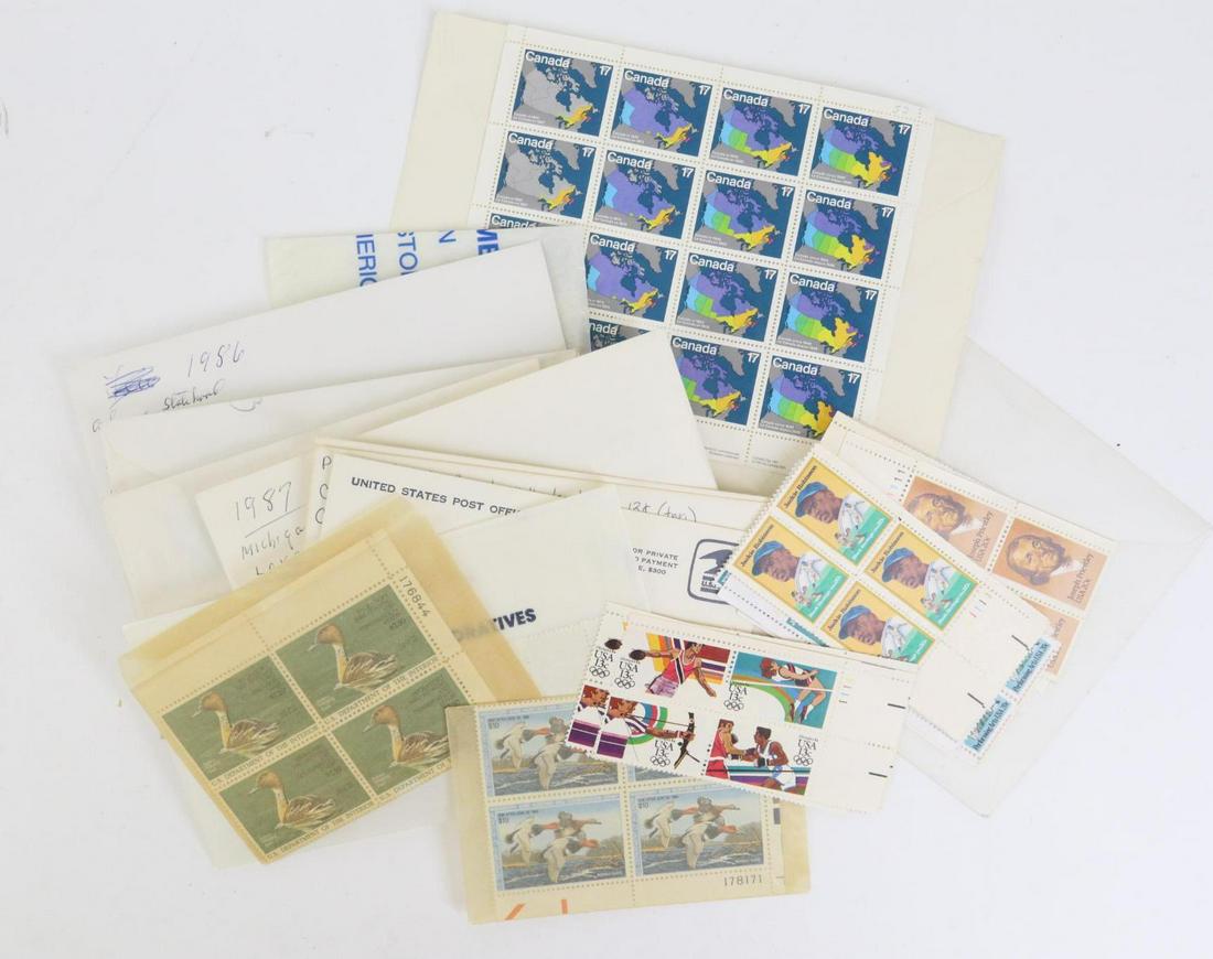 US Stamps 20 - 22 Cents (1 of 2)