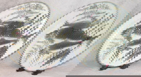 Wedgwood Majolica Plates.: Pair of Argenta plates having a fish and seaweed motif in olive green, impressed mark, "WEDGWOOD", also, "AH", 8 3/4"dia. Condition: no defects observed.