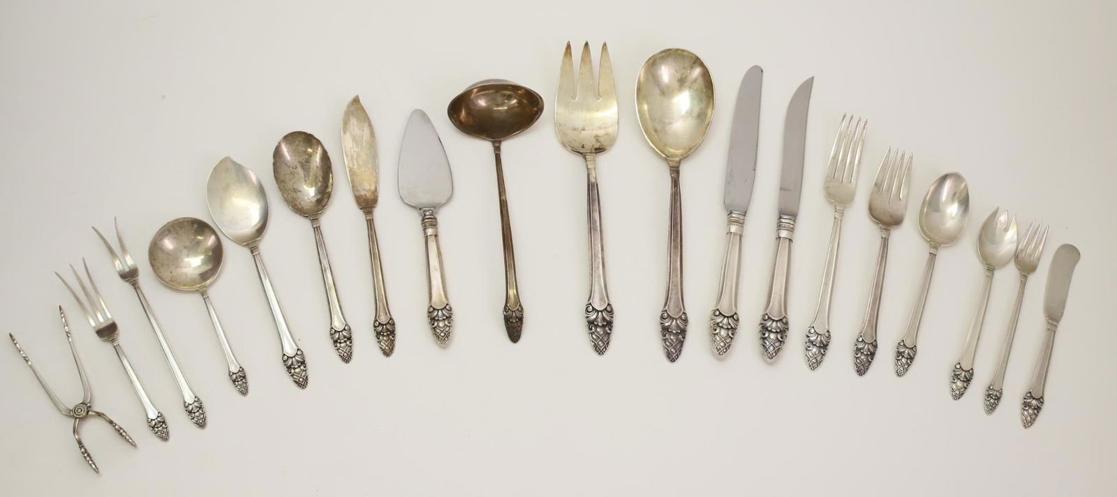 Gorham "Sovereign" Sterling Silver Flatware Service for (1 of 15)