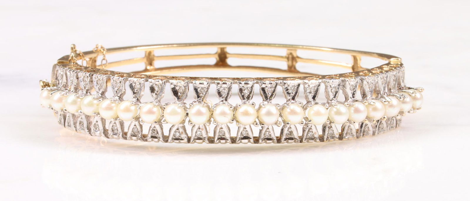 14KY Gold Pearl and Diamond Bracelet (1 of 5)