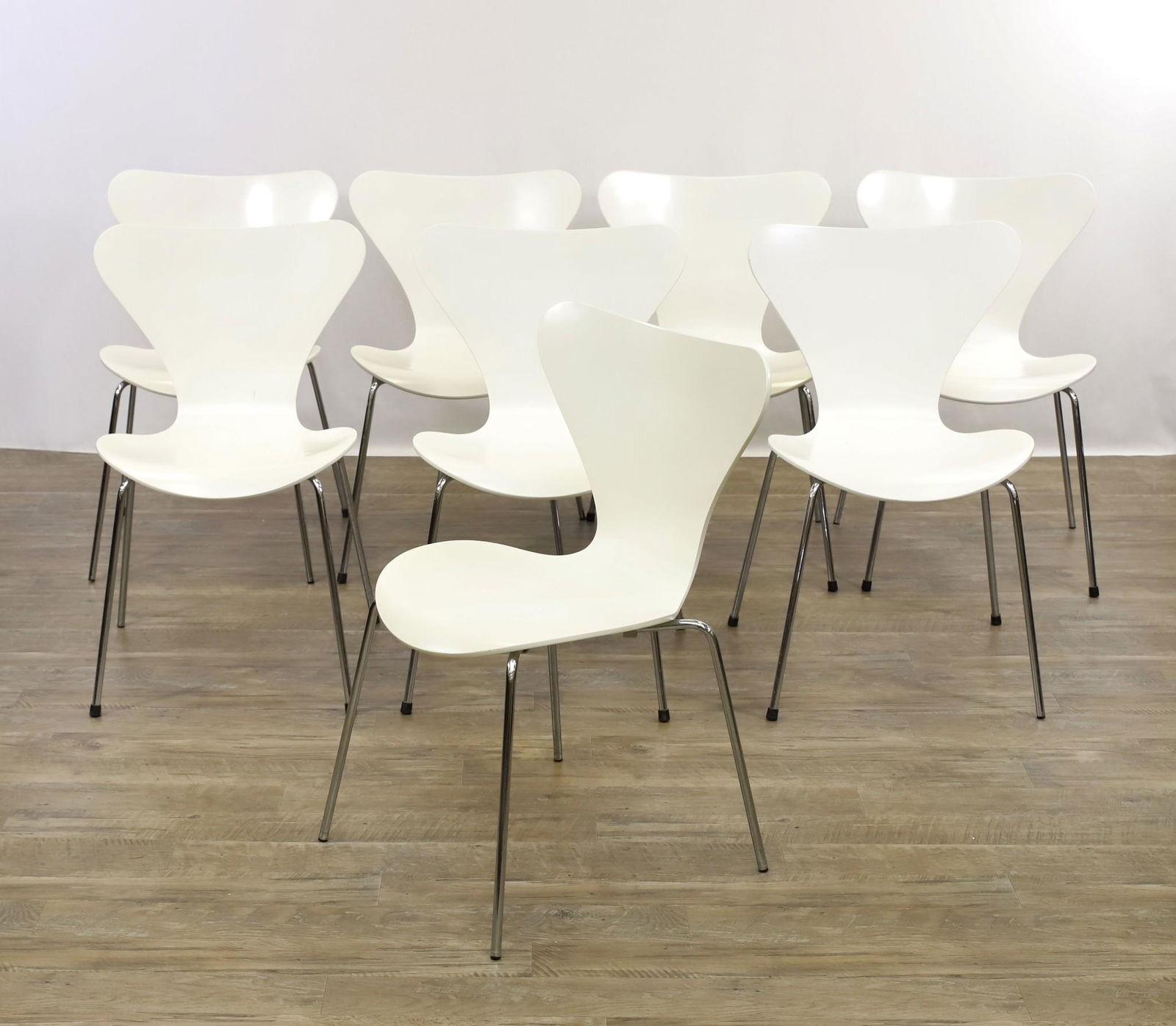 Arne Jacobsen for Fritz Hansen Series 7 Chairs (1 of 18)