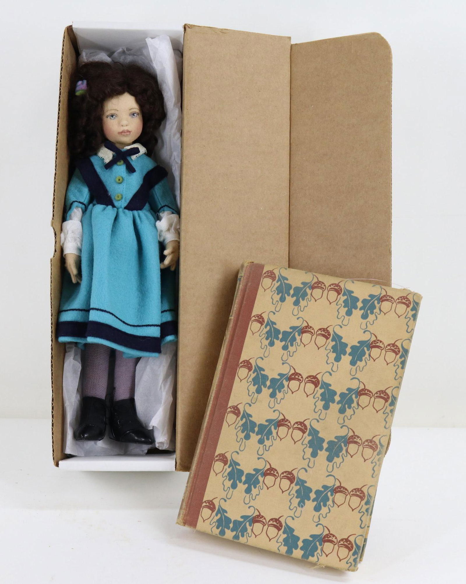 LOT OF MAGGIE IACONO. (1 of 8)