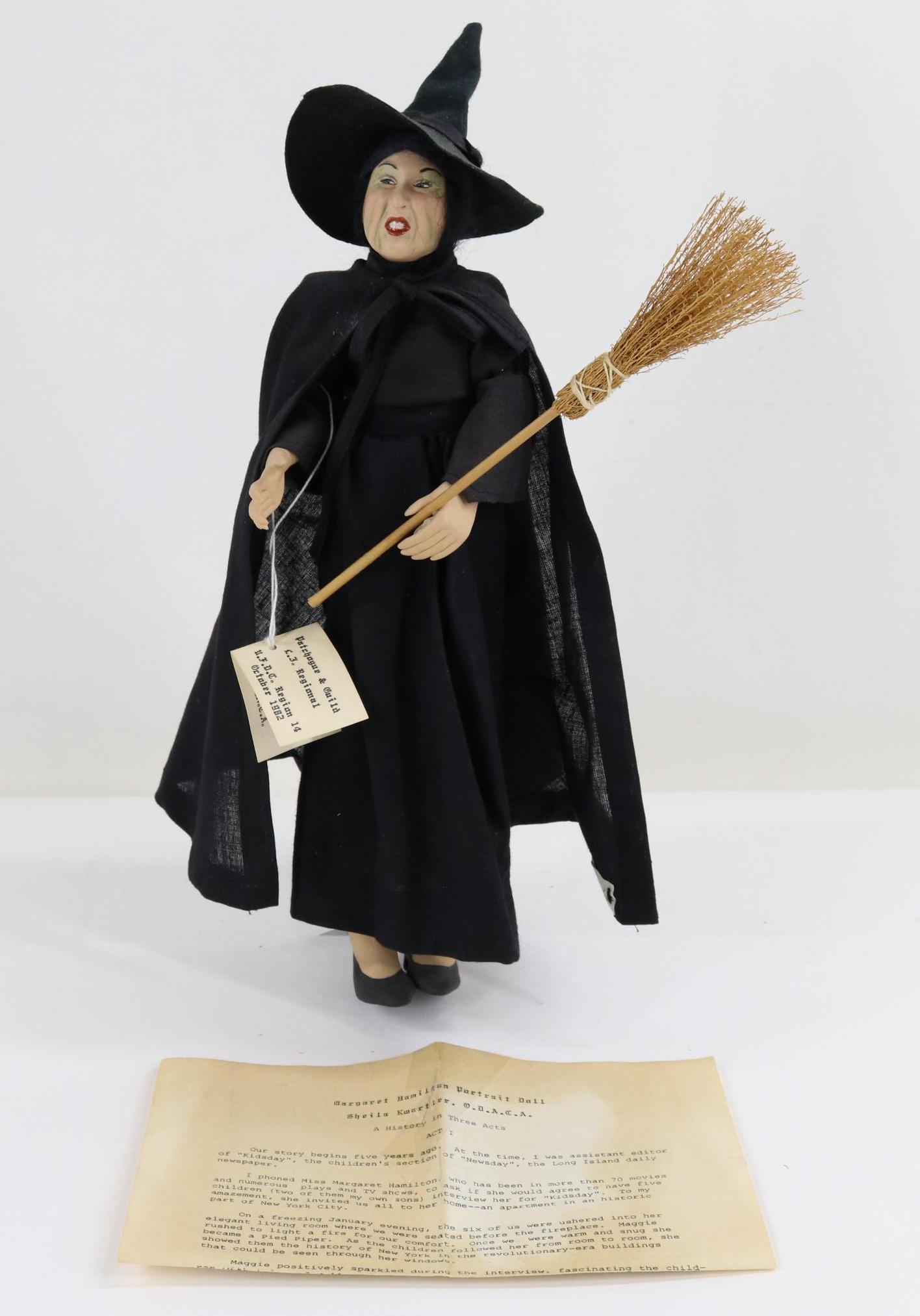 ARTIST DOLL. (1 of 10)