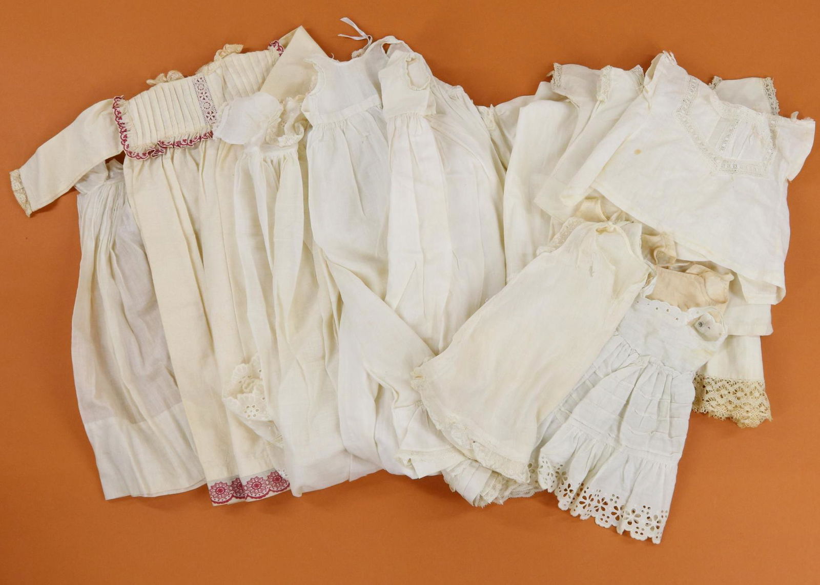 LOT OF ANTIQUE/VINTAGE CLOTHING. (1 of 6)