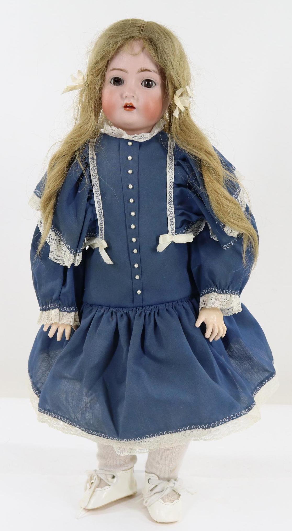 ANTIQUE GERMAN BISQUE HEAD DOLL. (1 of 9)