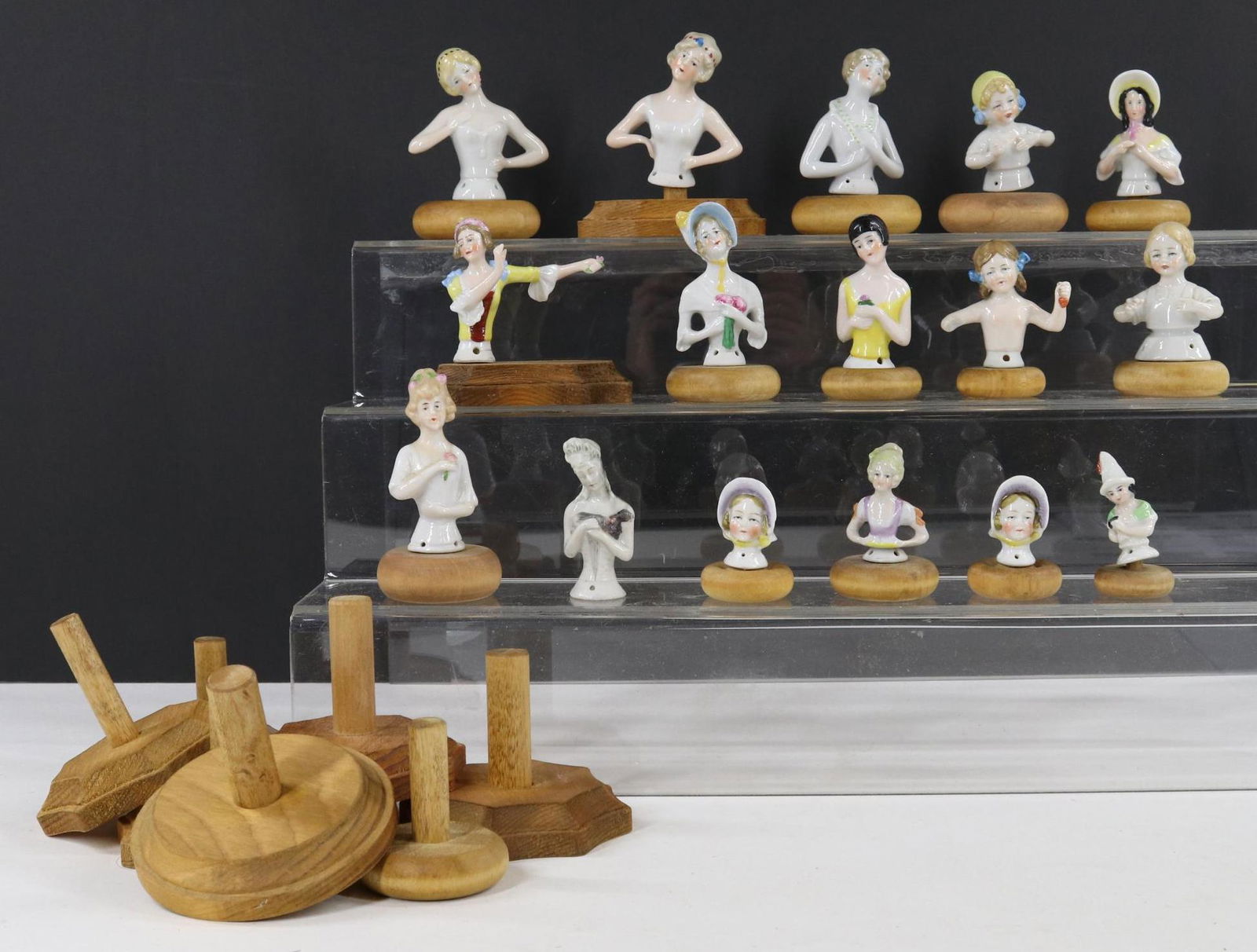 LOT OF HALF DOLLS. (1 of 13)