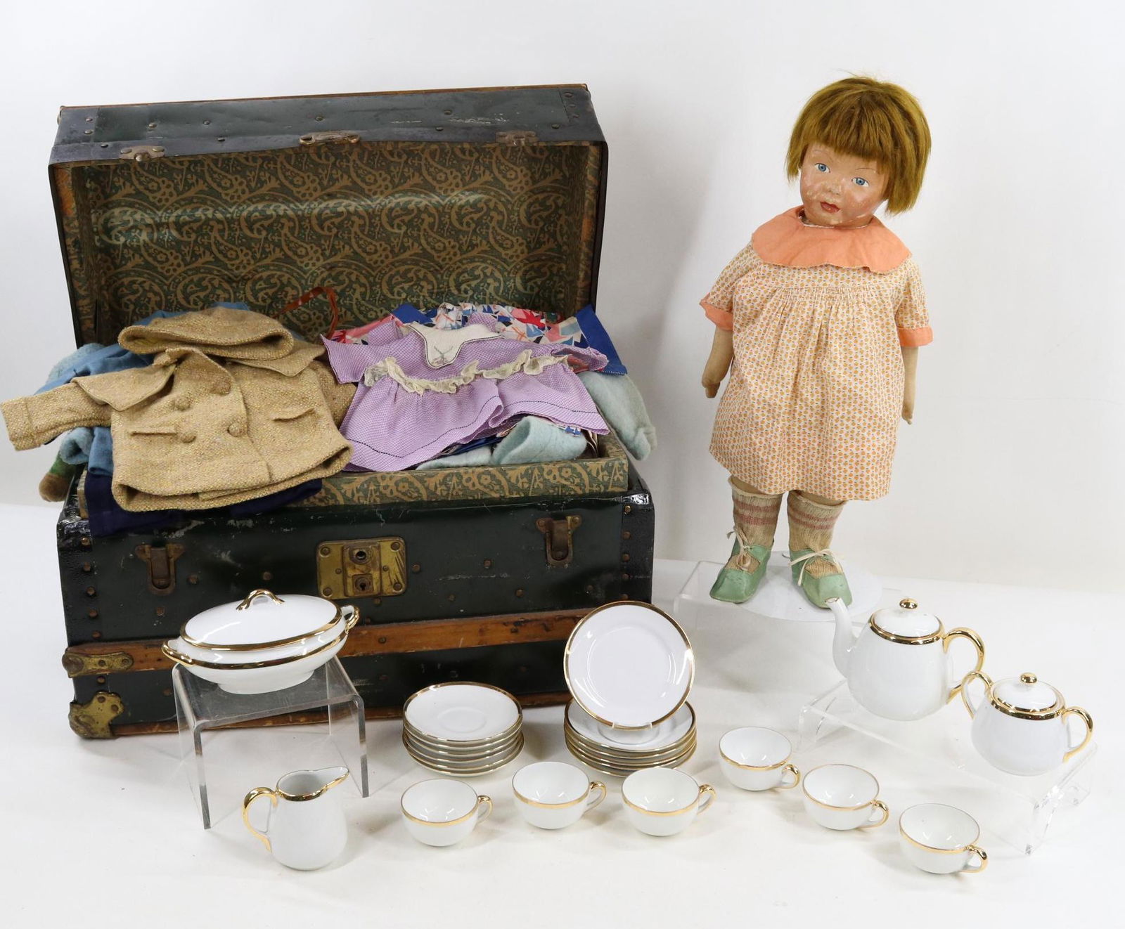 LOT OF CLOTH DOLL(S). (1 of 20)