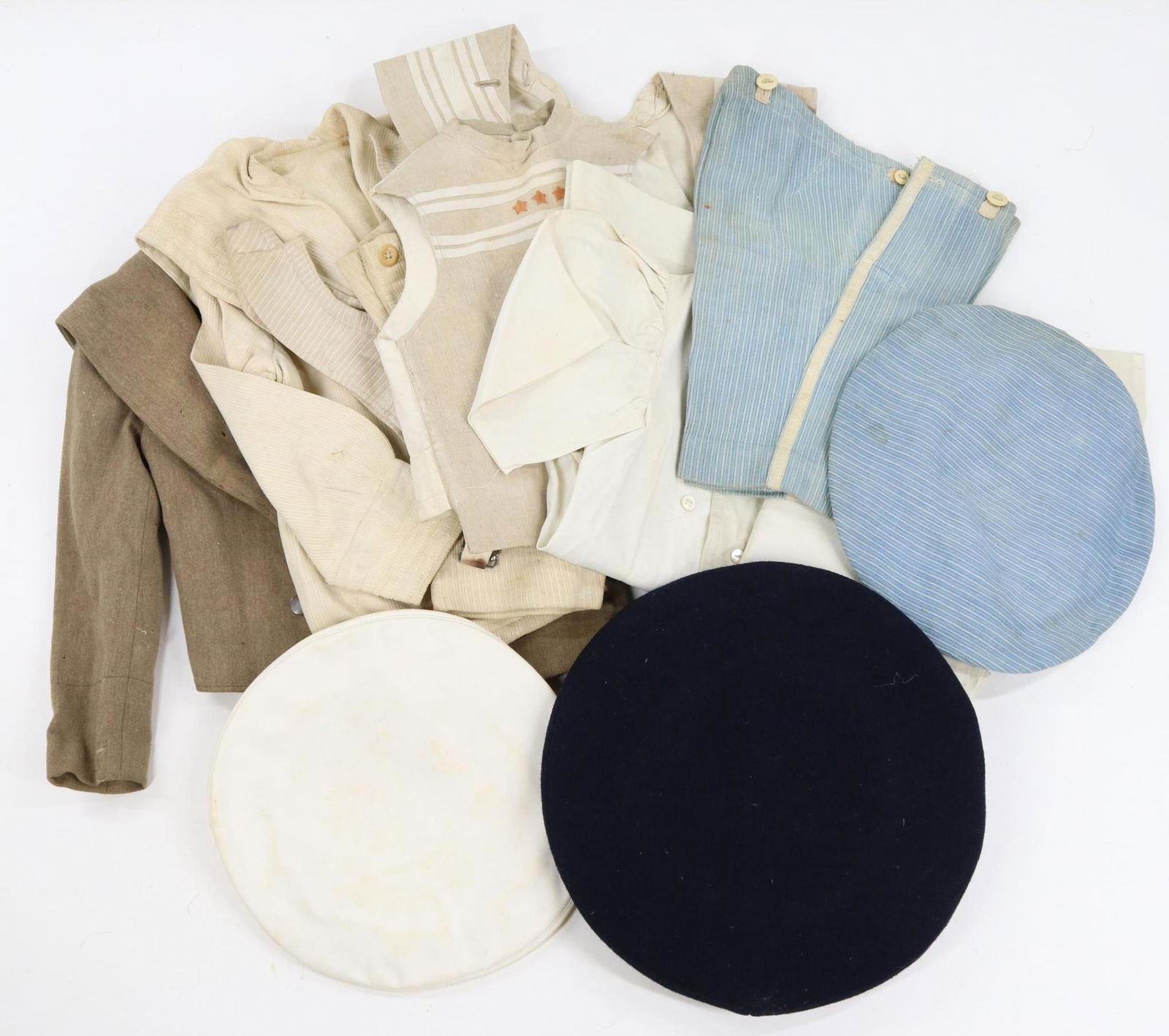 LOT OF ANTIQUE/VINTAGE CHILDREN'S CLOTHING. (1 of 8)