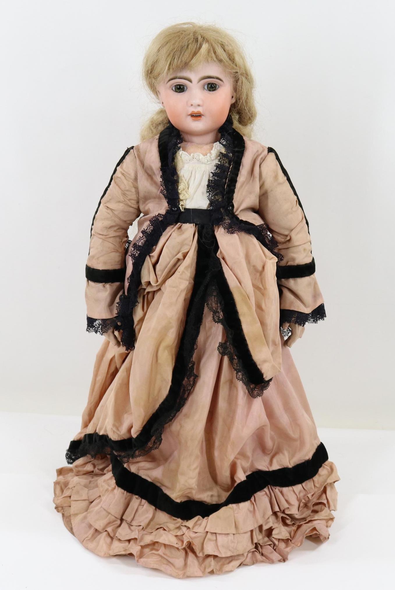 FRENCH BISQUE HEAD DOLL. (1 of 12)
