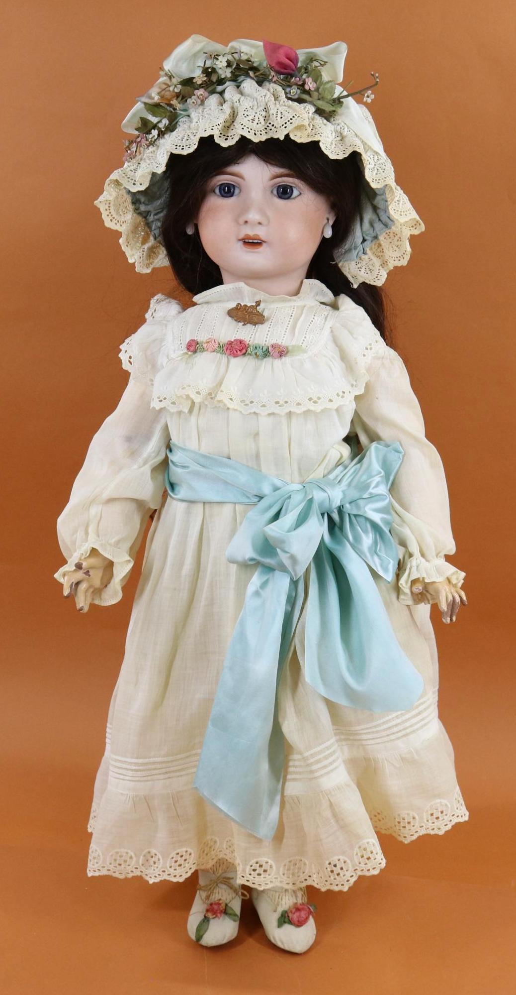 FRENCH BISQUE HEAD DOLL. (1 of 17)