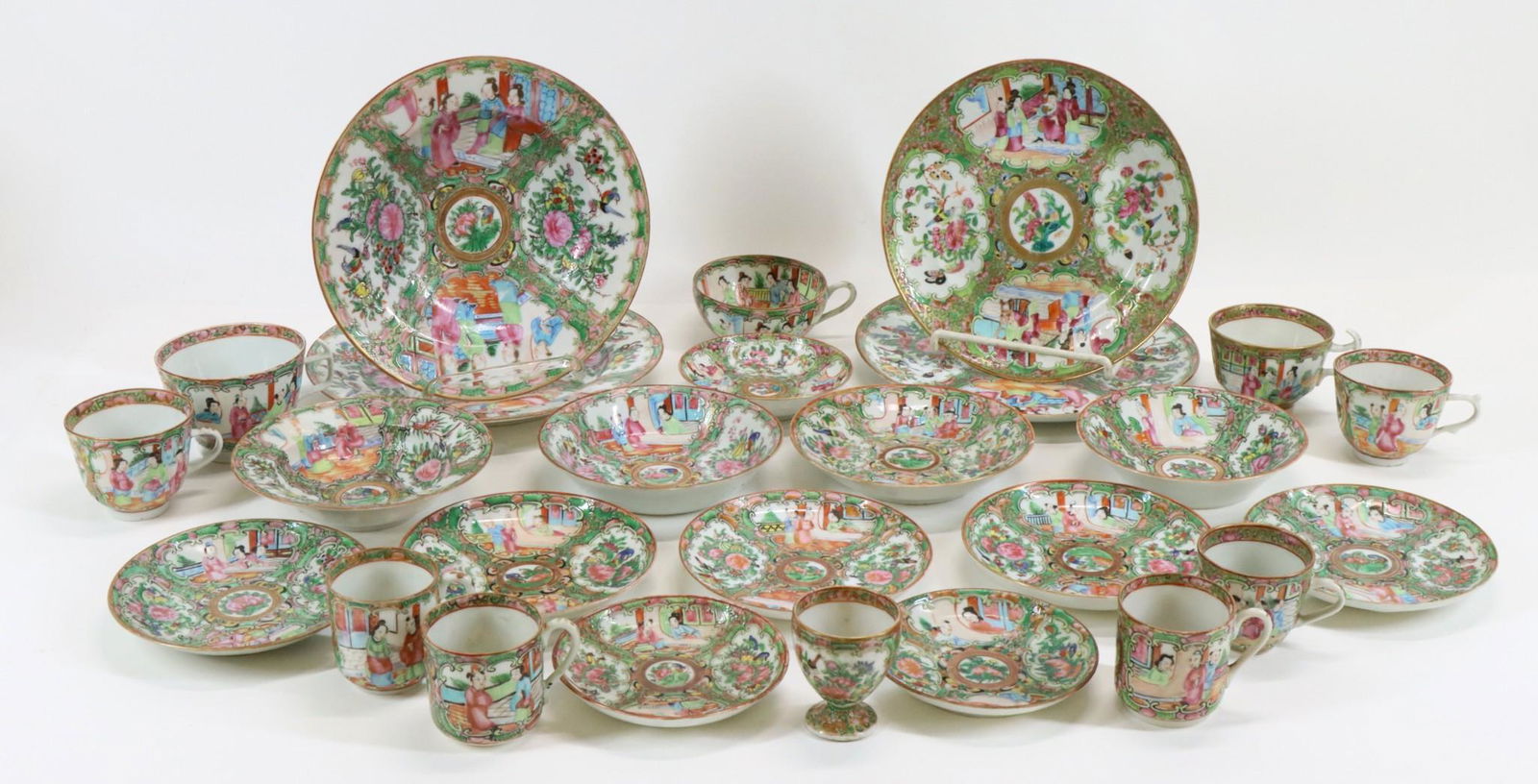 Rose Medallion Luncheon Service for 3 with Extras (1 of 11)