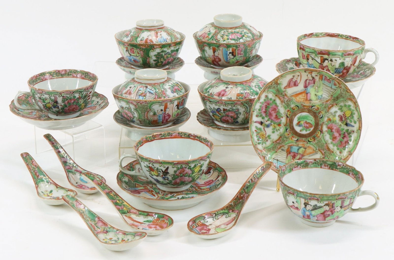 Famille Rose Breakfast Service for 4 with Extra (1 of 4)