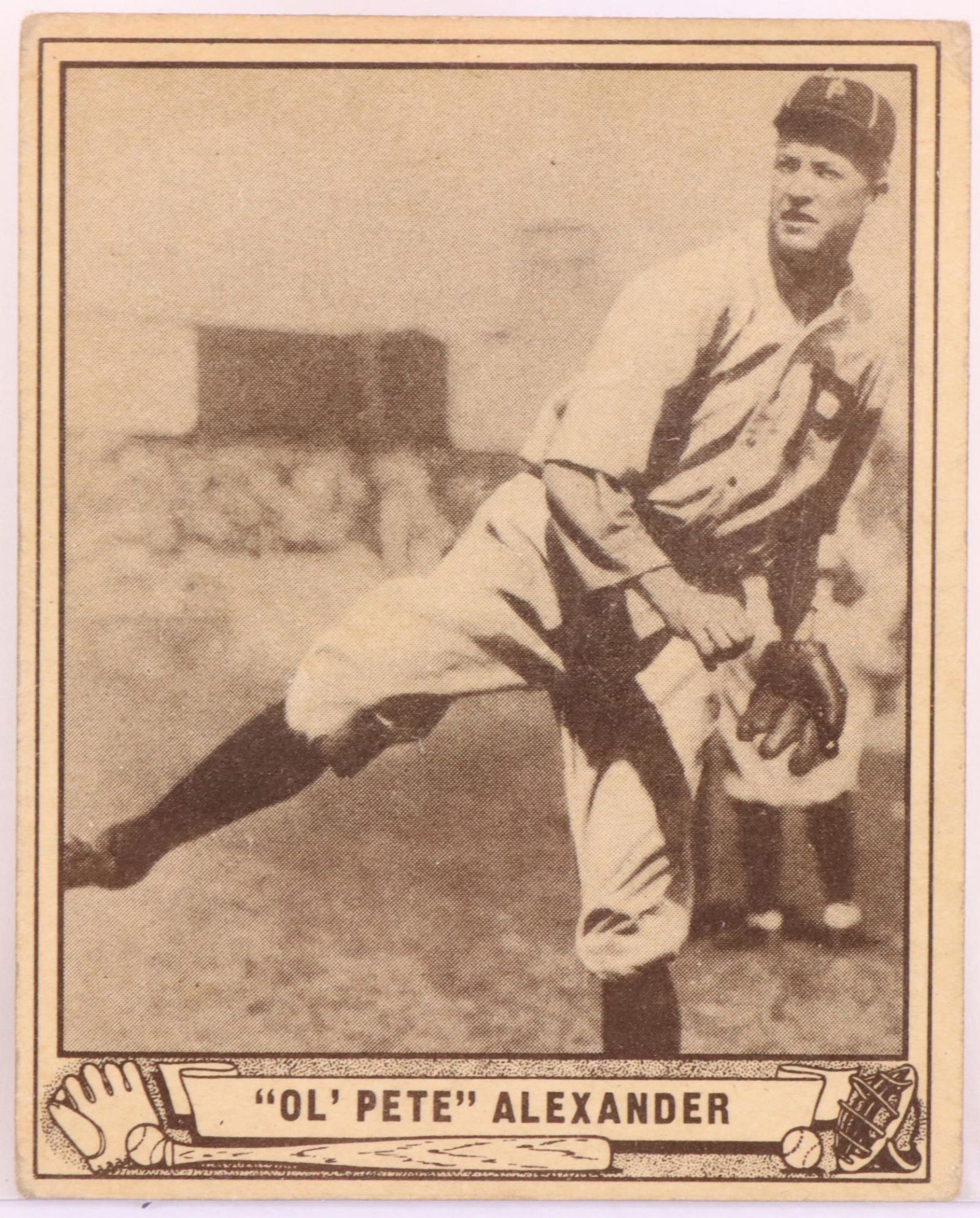 1940 Play Ball Grover Alexander baseball card (1 of 2)