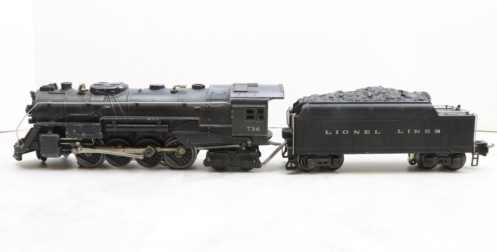 Lionel Trains 736 Locomotive and 2235W Tender (1 of 13)