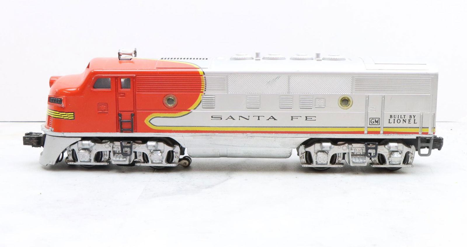 Lionel Trains Santa Fe 2353-20 Locomotive (1 of 6)