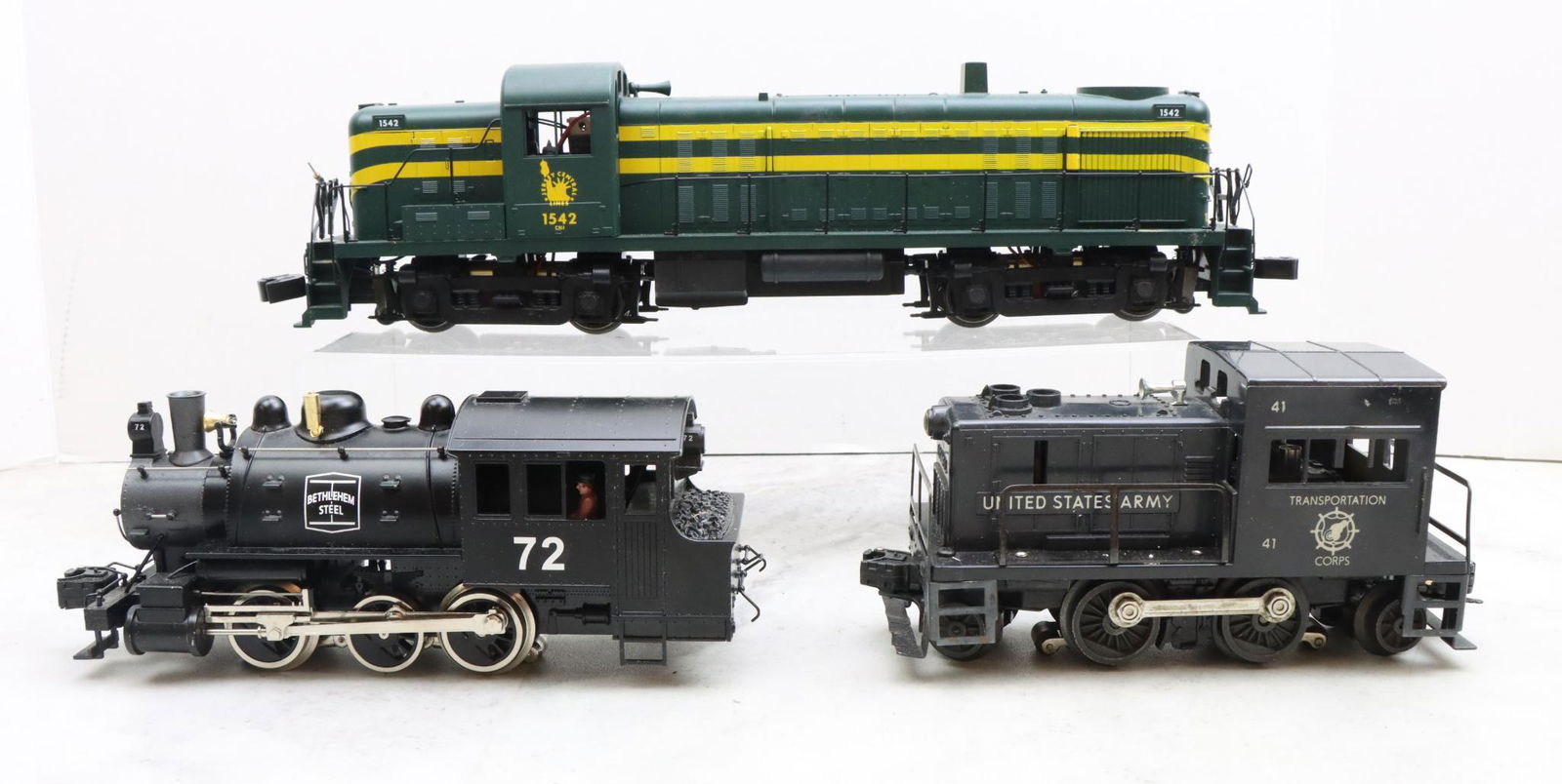 Lionel Trains 41 and 72 Locomotives with Extra (1 of 20)