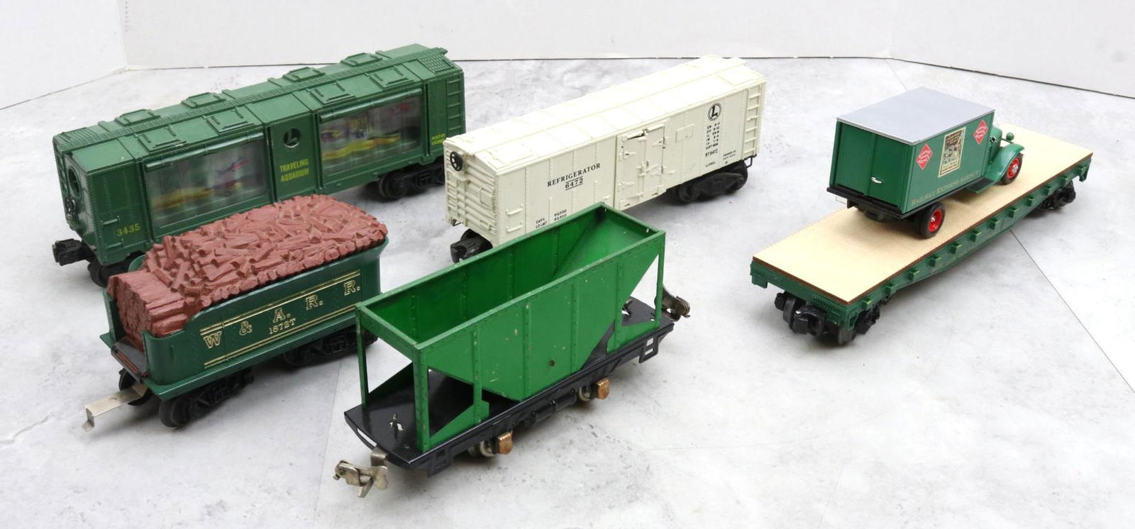 Lionel Trains Prewar and Postwar Cars (1 of 10)