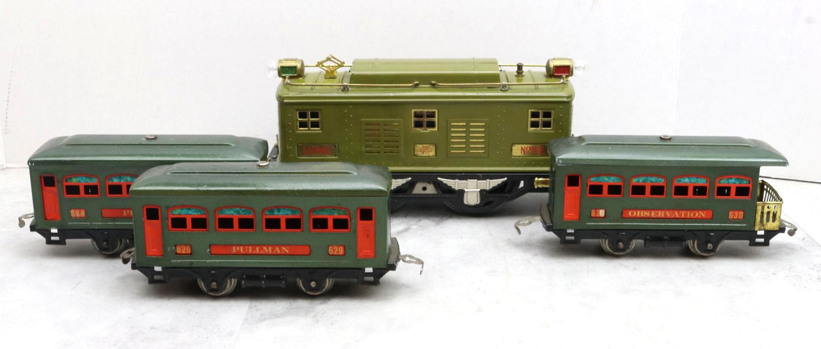Lionel Trains 8E Locomotive and Passenger Cars (1 of 20)