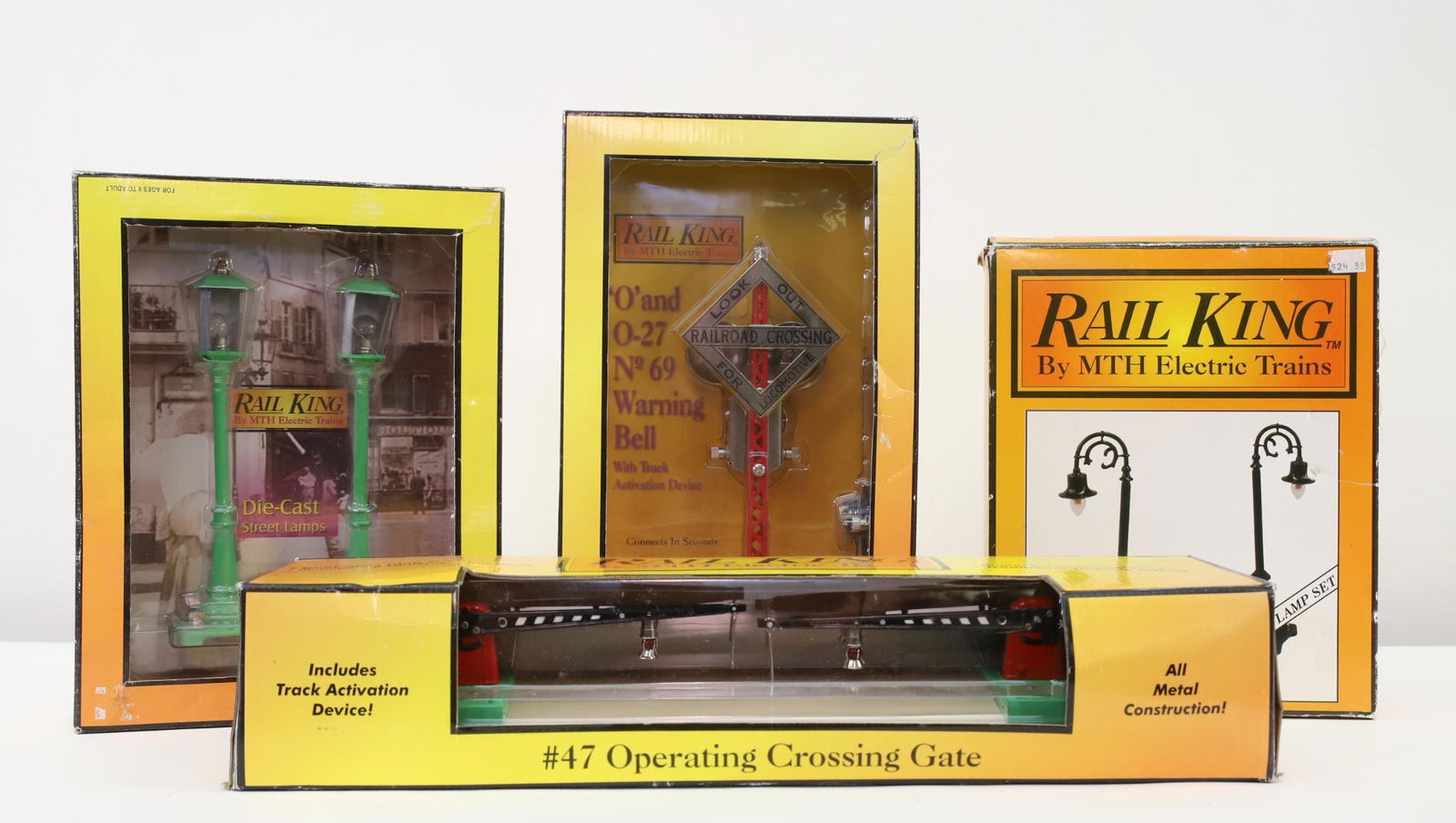 MTH Rail King Trains Lamp Posts and Signals (1 of 10)