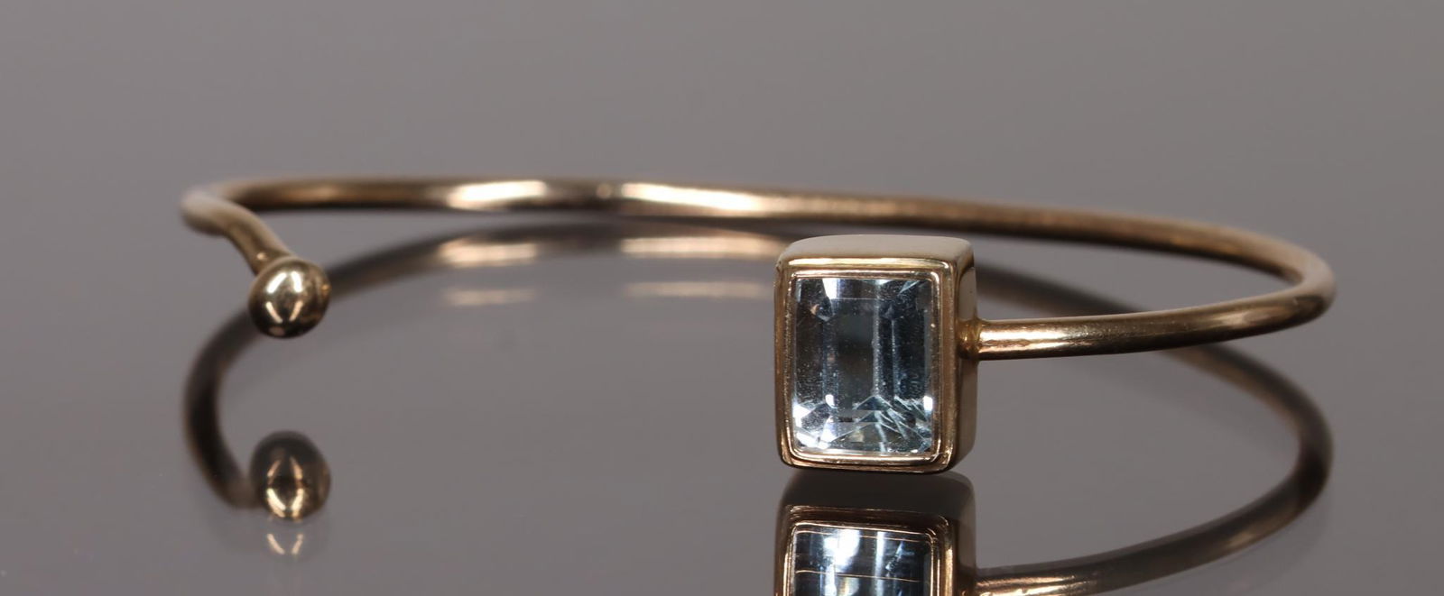 14KY Gold Blue Topaz Bracelet (1 of 4)