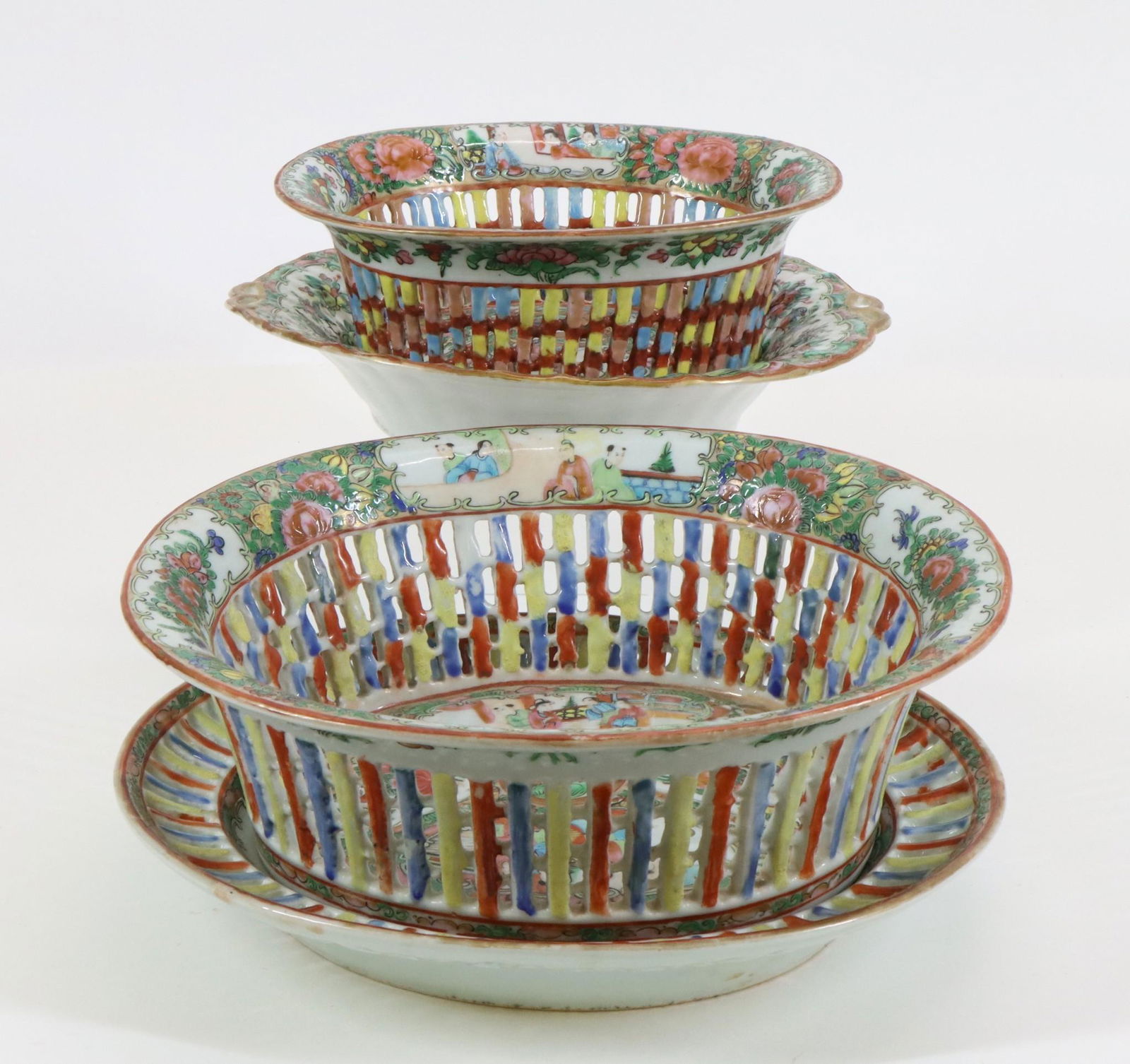 Rose Medallion Reticulated Servers (1 of 19)