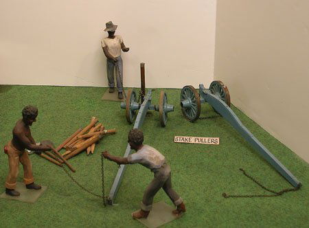 Model Circus Lot.: Model Circus Lot. Stake pullers – 3 figures with stake pulling carts. Condition: see Auction Terms and Conditions below.