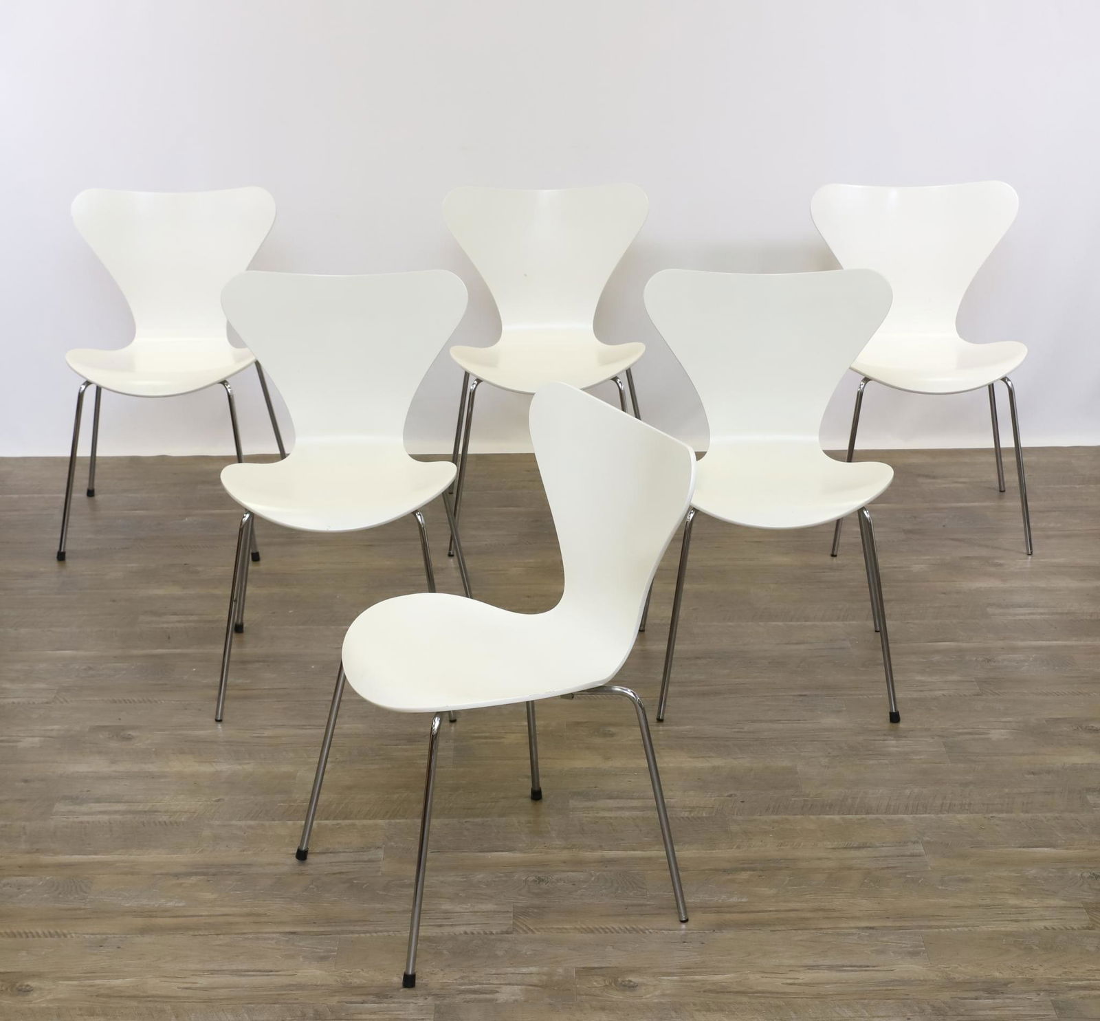 Arne Jacobsen for Fritz Hansen Series 7 Chairs (1 of 13)
