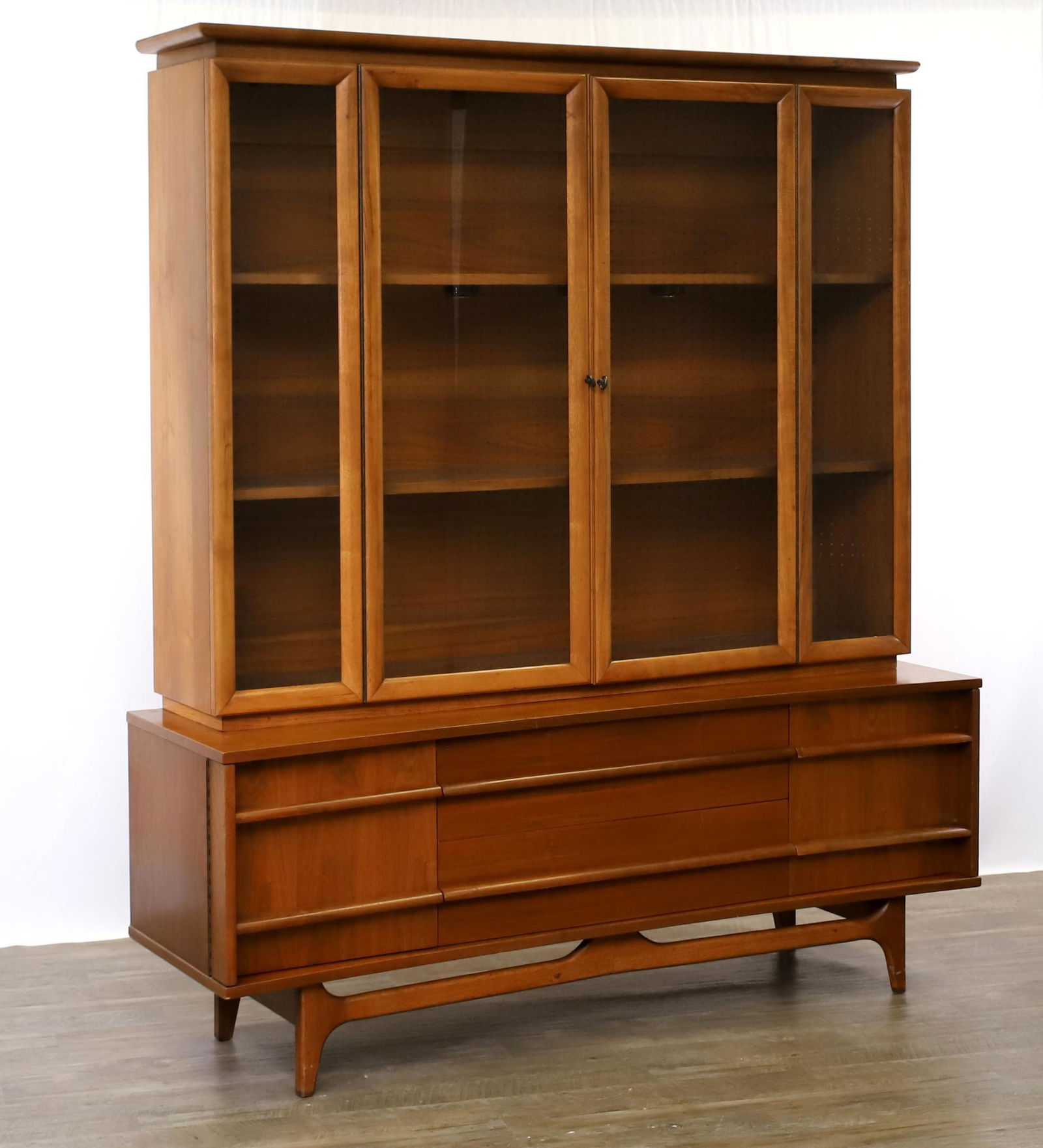 Mid-Century Modern Walnut Sideboard (1 of 17)