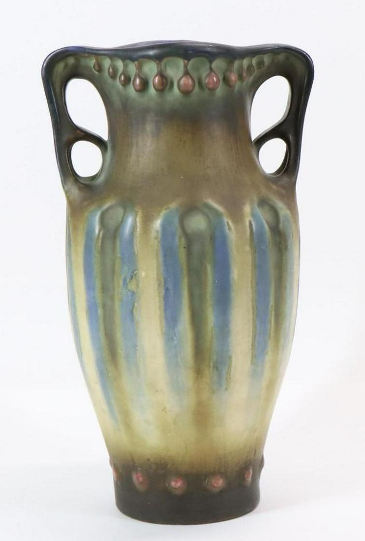 Amphora Elite Vase (1 of 7)