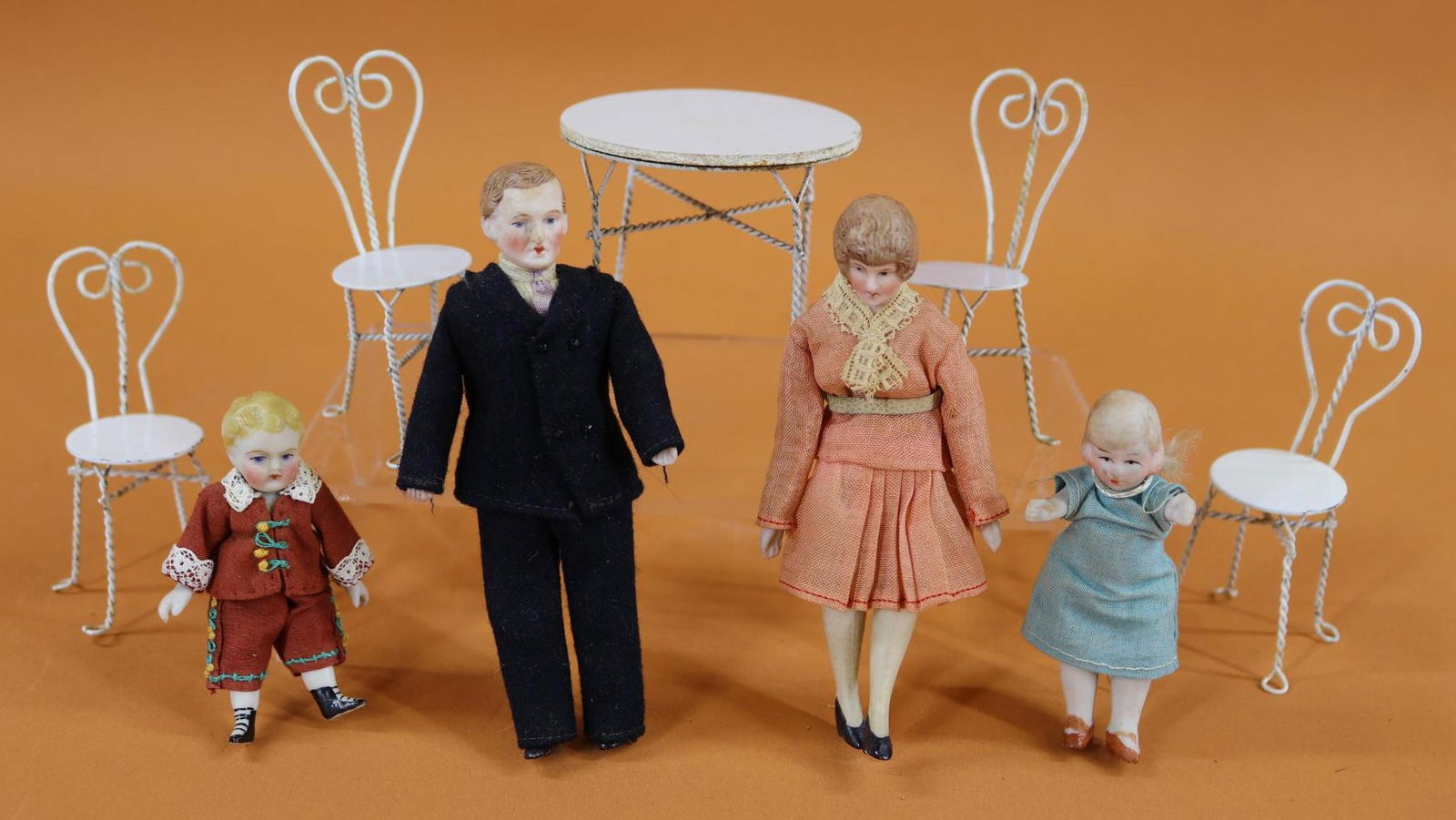 MINIATURES/DOLLS. (1 of 10)