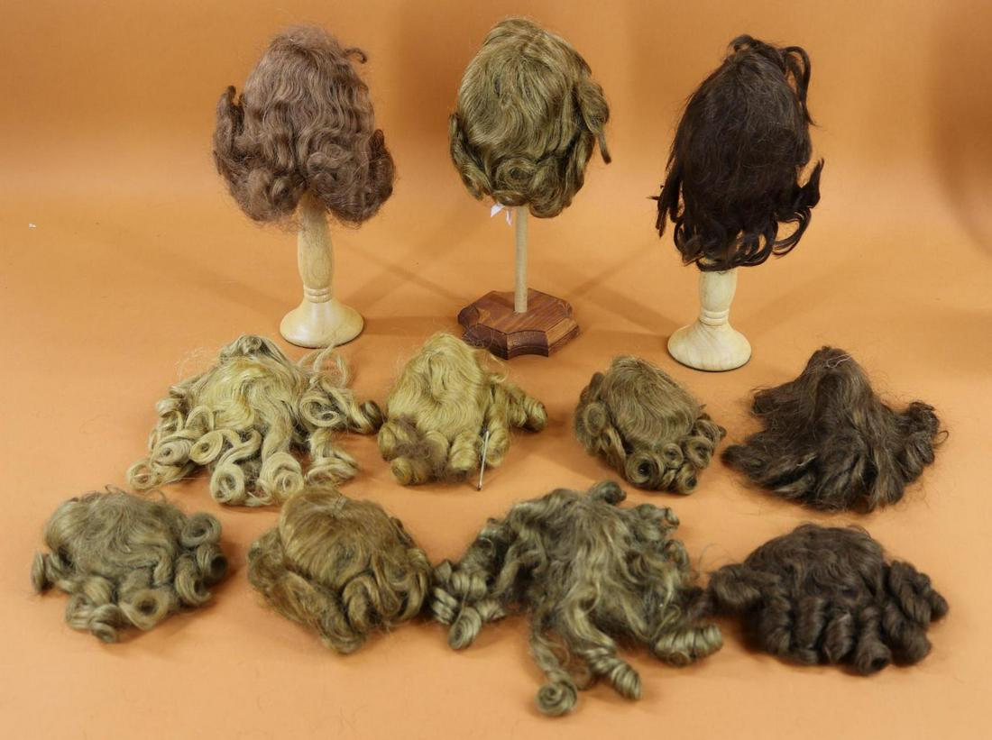 LOT OF DOLL SUPPLIES. (1 of 8)