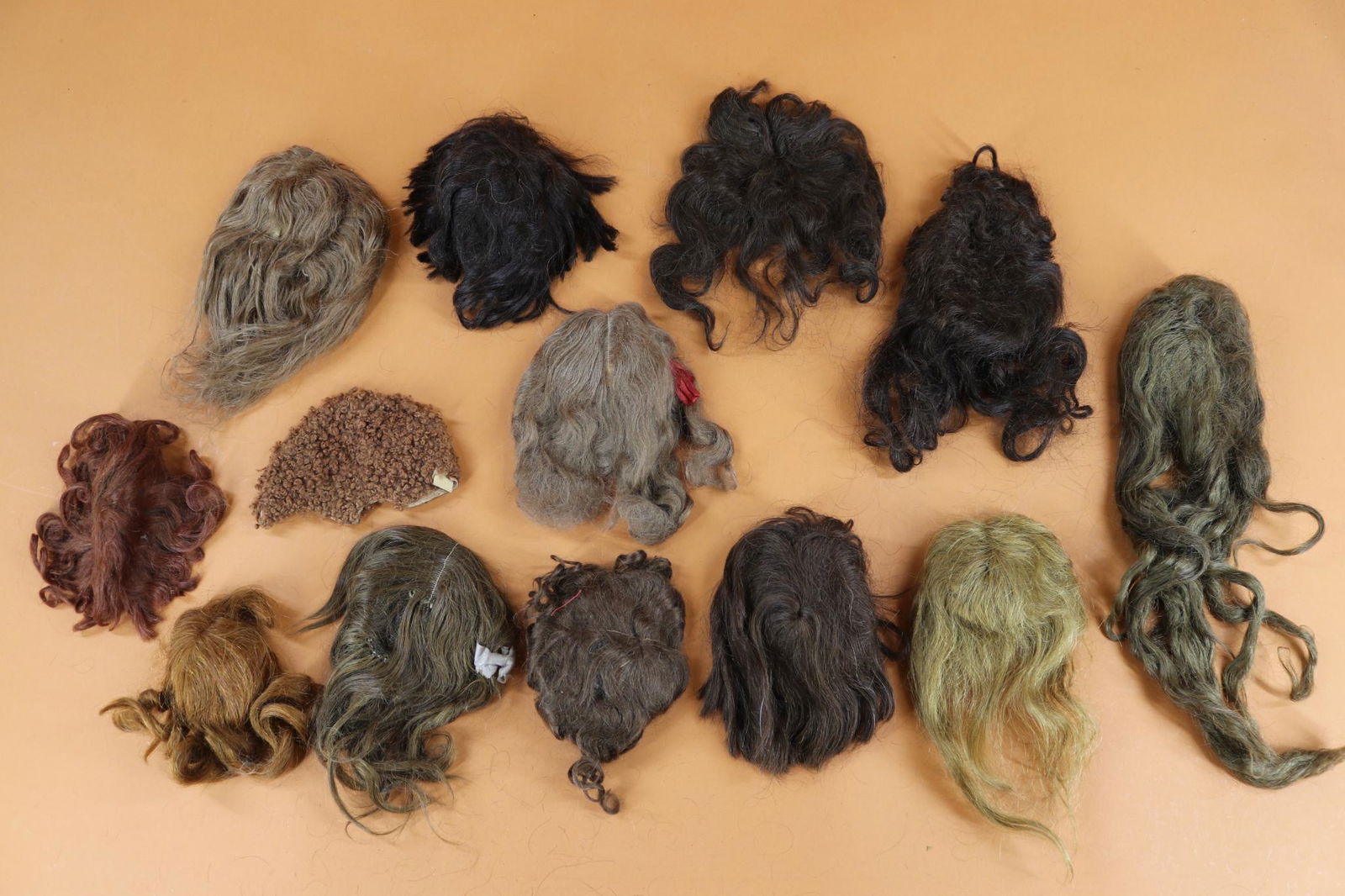 LOT OF DOLL SUPPLIES. (1 of 7)