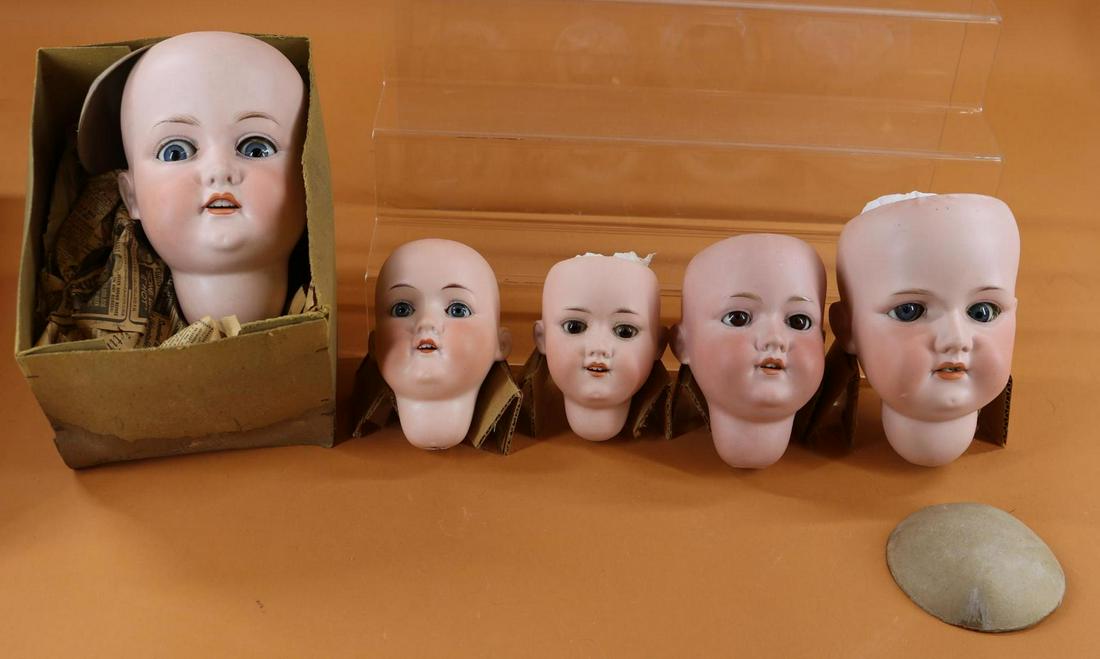 LOT OF DOLL SUPPLIES. (1 of 18)