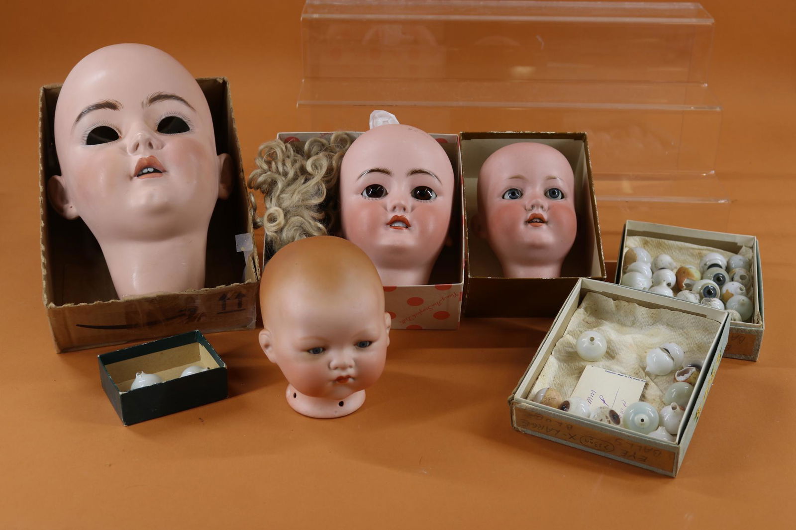 LOT OF DOLL SUPPLIES. (1 of 19)