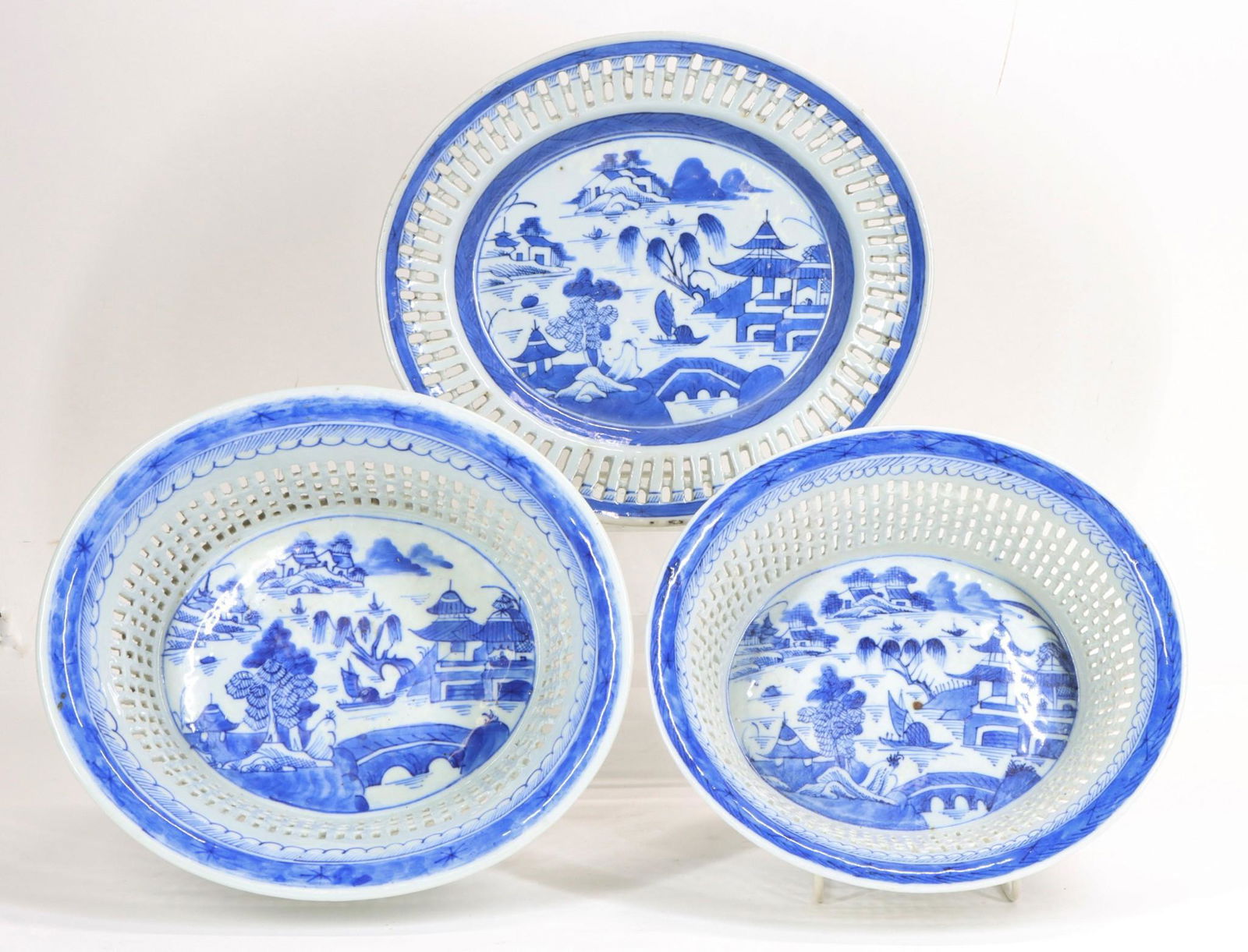 Canton Ware Porcelain (1 of 10)