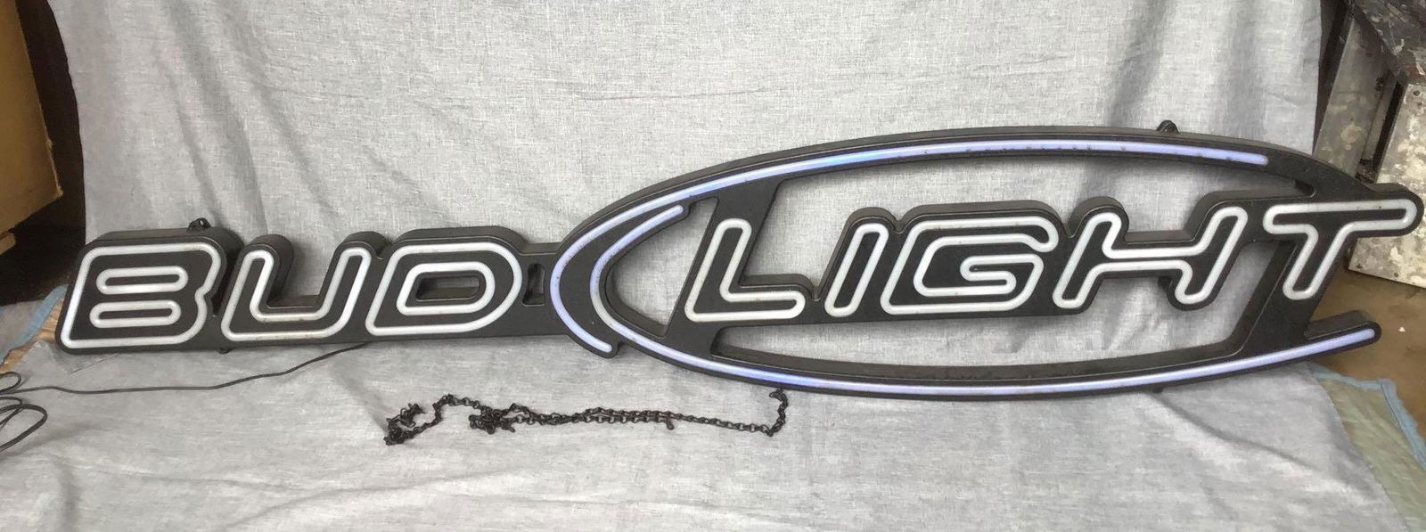 Bud Light Neon Sign (1 of 7)