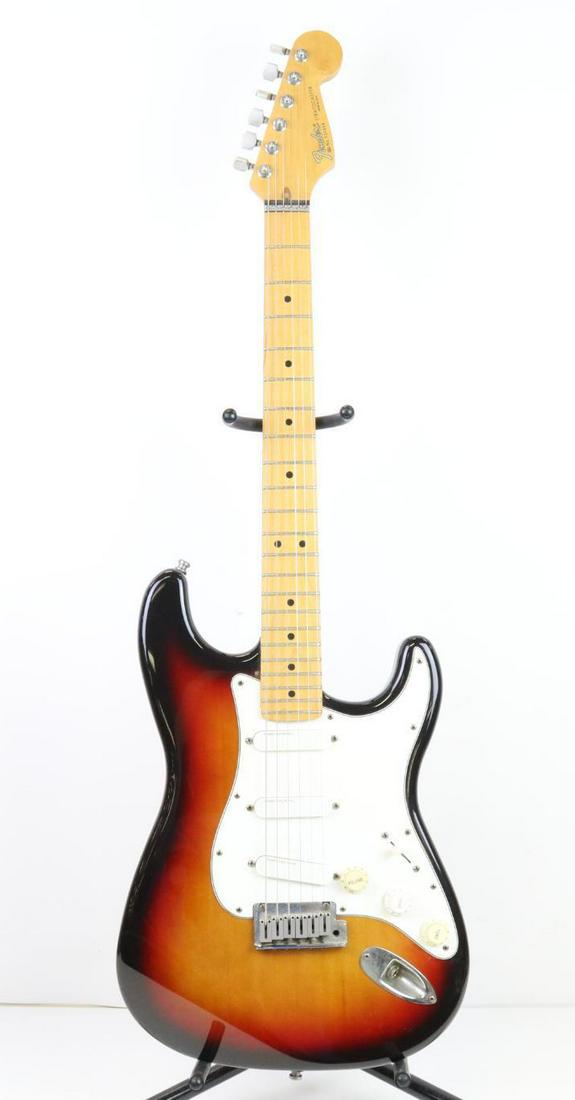 Electric Guitar, Fender Strat Plus Deluxe (1 of 17)
