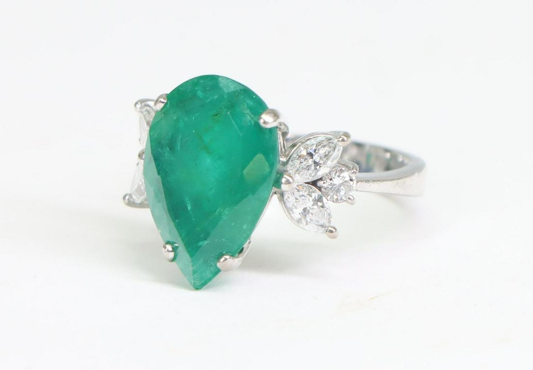18k White Gold Emerald and Diamond Ring (1 of 4)