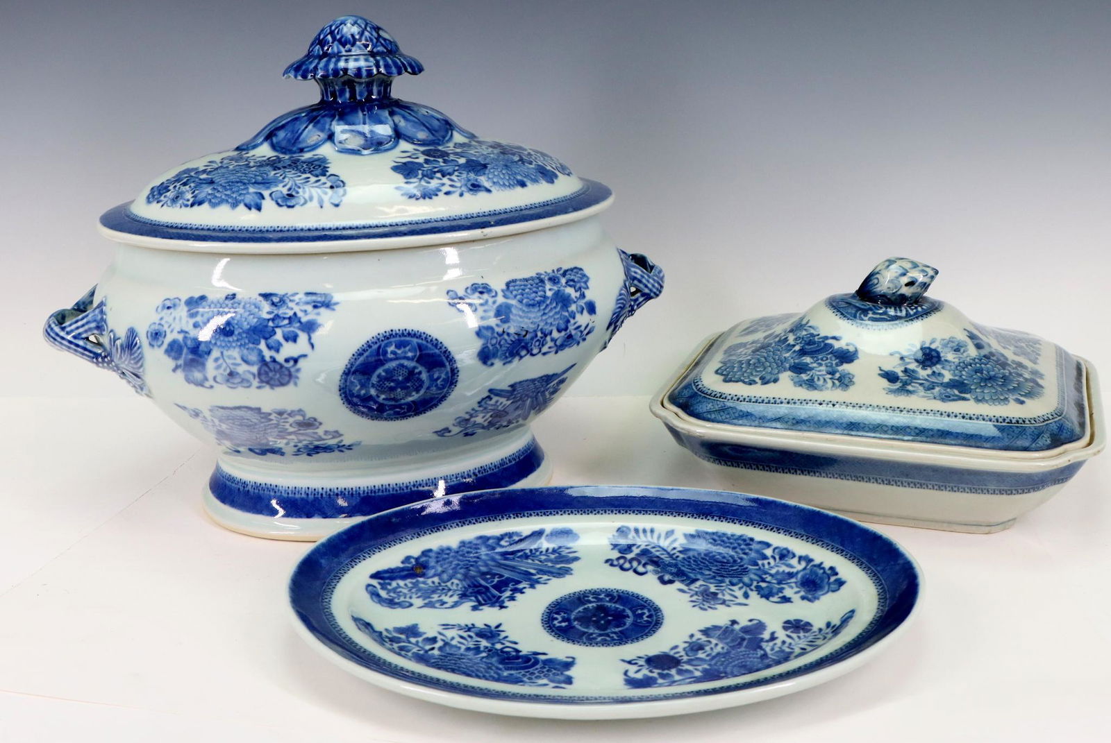Chinese Blue Fitzhugh Porcelain Tablewares (1 of 15)