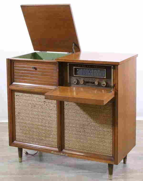 Stromberg Carlson Radio Console & Collaro Record Player (6195) on Jan