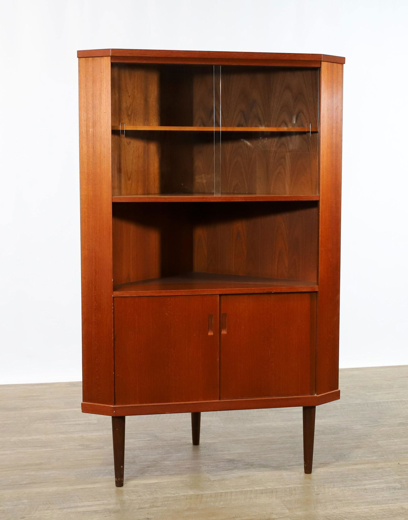 Corner Cupboard (1 of 9)