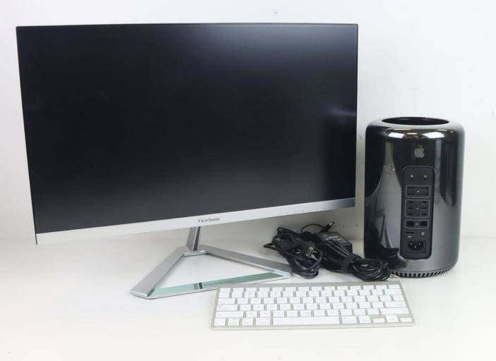 MacPro, Wireless Keyboard & Trackpad with ViewSonic Monitor (0253) on