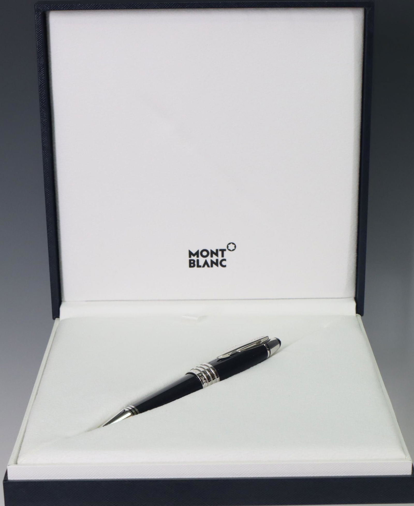 Montblanc J.F. Kennedy Ballpoint Pen (1 of 12)