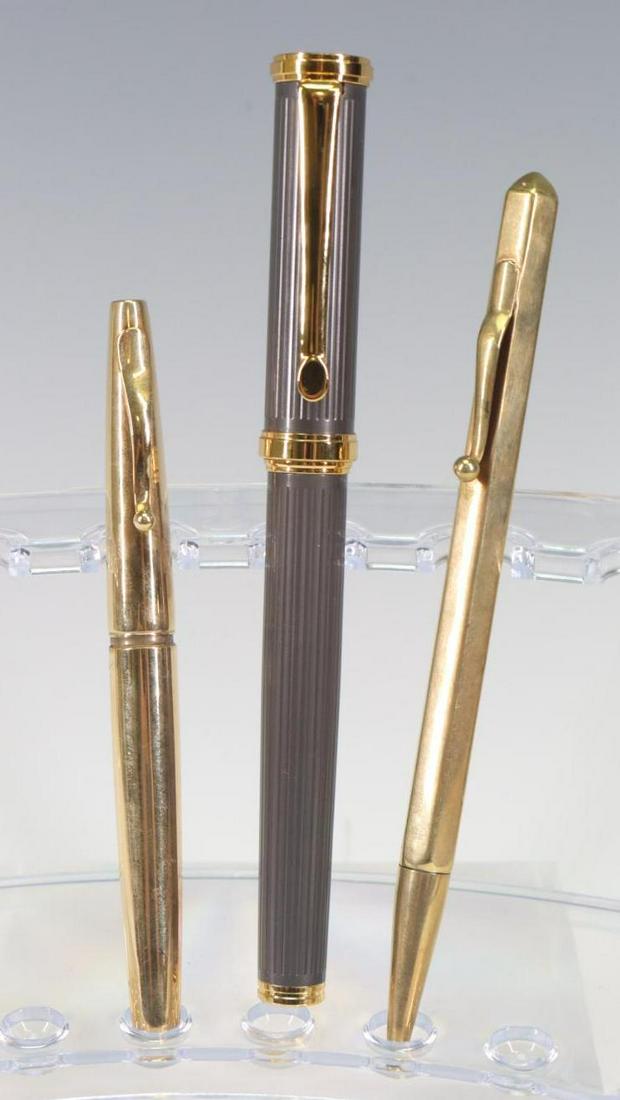 Fountain Pen, Propelling Pencil & Rollerball Pen (1 of 12)