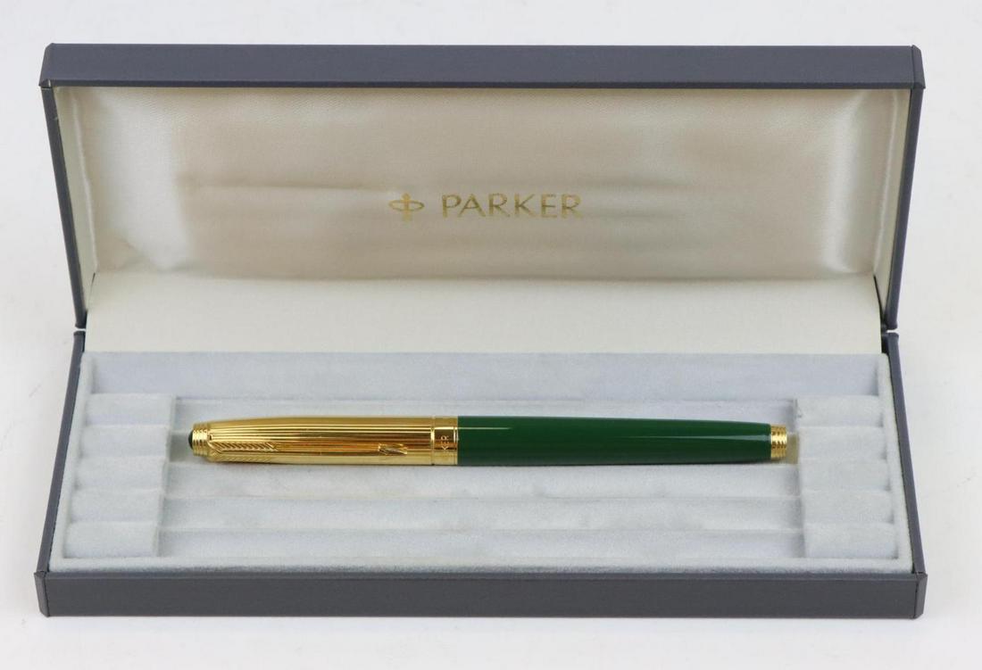 Parker 75 Fountain Pen, 18k Nib: Parker 75 Fountain Pen, custom, green, 18k M Nib, original box included.