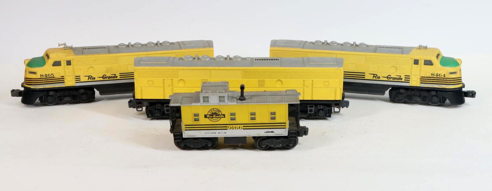 Lionel Diesel Engine Set (1 of 20)