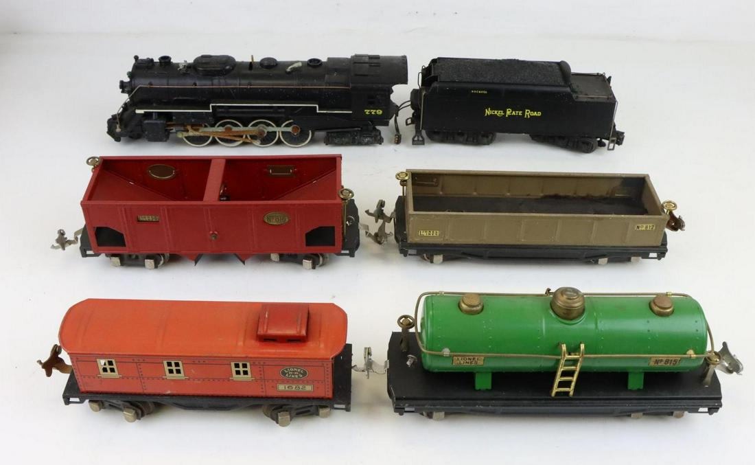 Lionel Steam Locomotive and Cars (1 of 13)