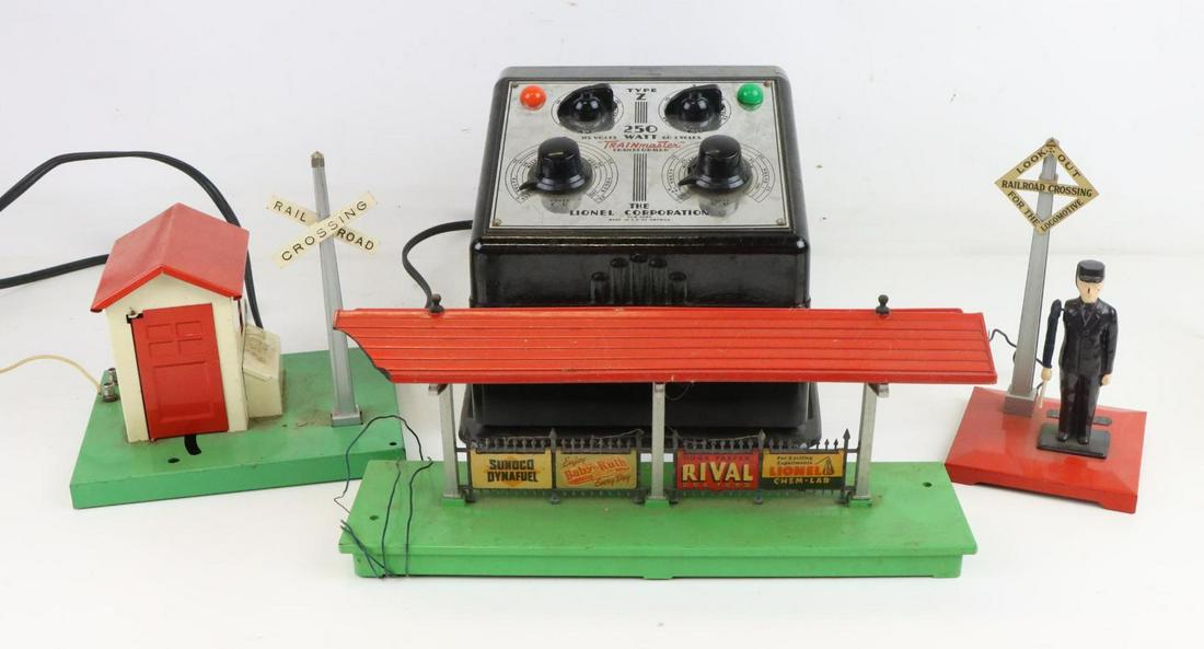 Lionel Accessories and Transformer (1 of 11)